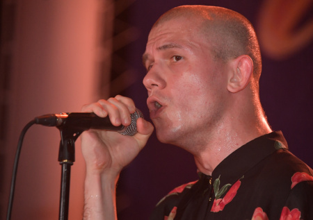 «До злости жаль»: что звезды говорят о смерти лидера Shortparis Комягина