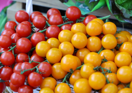 Магазинные овощи больше не опасны: простой раствор из воды и уксуса удаляет воск и налёт за считанные минут