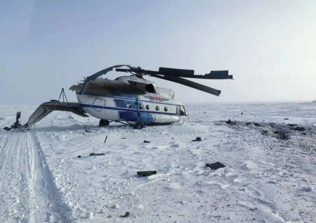 Появились кадры жесткой посадки вертолета в ЯНАО
