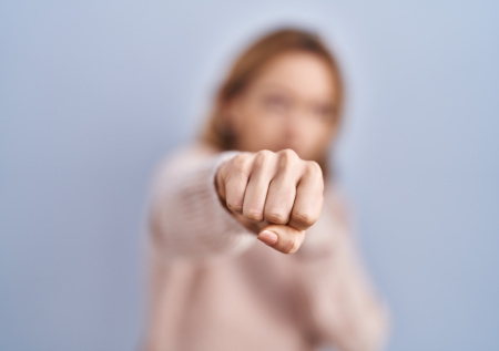 К чему снится драка: скрытые предупреждения