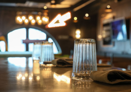 Киевские заведения массово сворачивают бизнес