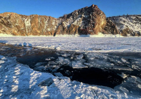 «Ошибок не прощает»: гид разъяснил правила выживания на Байкале