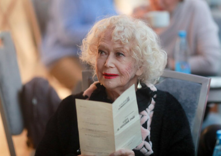 Проблемы со здоровьем, смерть брата, критика Пугачевой: как живет Немоляева