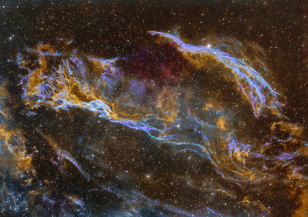 В Роскосмосе показали необычный снимок туманности Вуаль