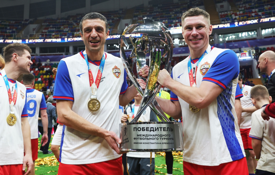 Алан Дзагоев и Кирилл Набабкин на церемонии награждения