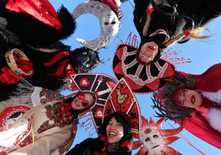 Как отмечают Масленицу в регионах России: атмосферные кадры со всей страны