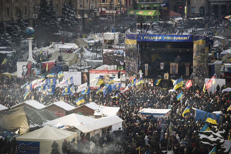 Люди на Майдане в Киеве, 2014 год