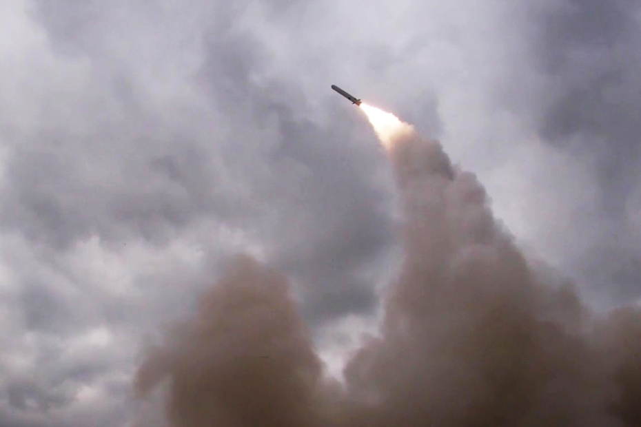 Удар оперативно-тактическим ракетным комплексом «Искандер»