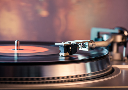 Мода на ретро подстегнула спрос на виниловые пластинки