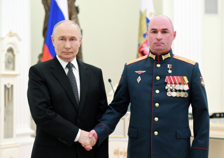 Путин вручил «Золотую звезду» освободителю Гуляйполя