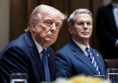 Трампа и Бессента окрестили героями фильма «Тупой и еще тупее»