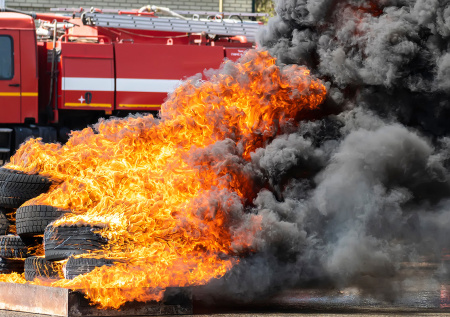 Тлеющие покрышки стали причиной массового ДТП с участием 16 машин