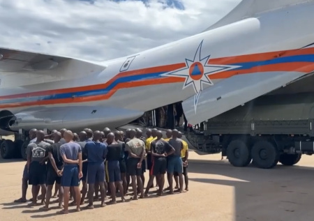 Жители Мадагаскара получили 60 тонн продуктов от России