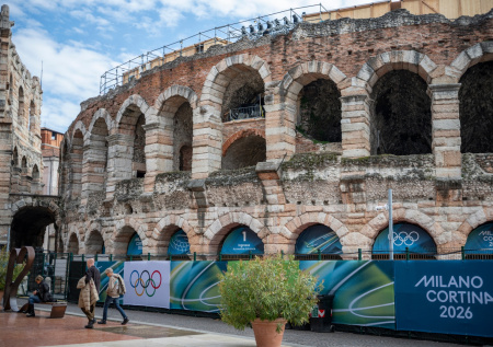 Участие россиян, передача флага ОИ: как прошло закрытие Олимпиады-2026