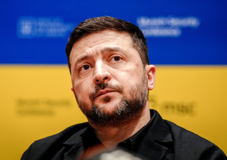 Зеленский начал выпрашивать у Европы армию как у Путина