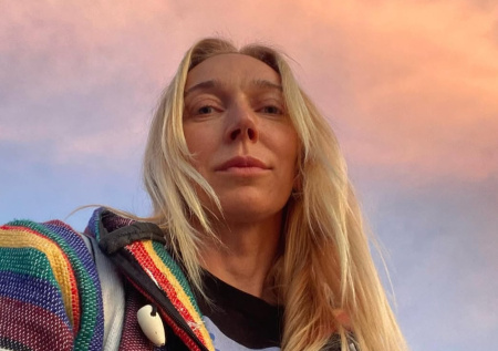 Российская светская львица может умереть на Бали из-за лихорадки денге