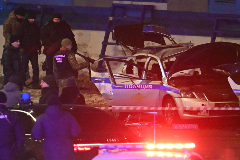 Место взрыва служебного автомобиля Госавтоинспекции на площади Савеловского вокзала