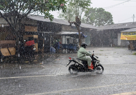 На Бали объявили наивысший уровень погодной опасности