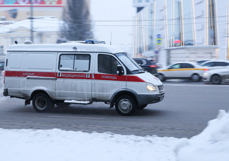 Тело 25-летней студентки нашли под окнами общежития в Москве