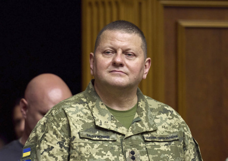 Политолог ответил, может ли Зеленский снять Залужного с должности посла