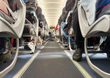 Пассажиры остались без еды и воды при задержке рейса более чем на 10 часов