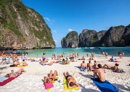 Сотни россиян застряли на Пхукете более чем на сутки по одной причине