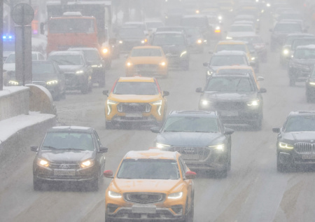 Москвичам рассказали, когда лучше садиться за руль в снегопад