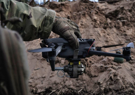 Дроны-камикадзе атаковали автобус с пассажирами под Брянском