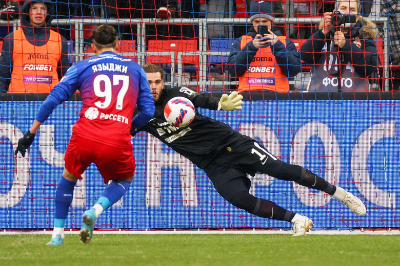 Игроки во время футбольного матча регулярного чемпионата Российской Премьер-Лиги между футбольными клубами ЦСКА (Москва) — «Урал» (Екатеринбург) на стадионе «ВЭБ Арена»