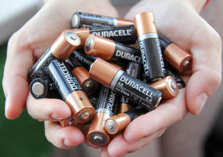 Стало известно, жители каких регионов грамотнее всего утилизируют батарейки