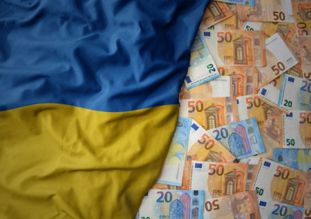 Канада выделит Украине 17 млрд рублей и поставит 400 бронеавтомобилей