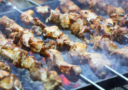 Чиновников уволили после вечеринки с шашлыками в мэрии российского города