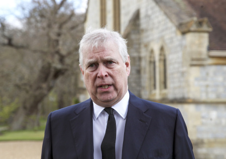 Депутаты потребовали обнародовать компромат на брата короля