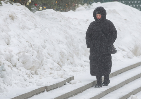 Рекордные по высоте сугробы снова подросли в Москве
