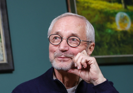 Герасимов оценил идею ввести дресс-код в театрах