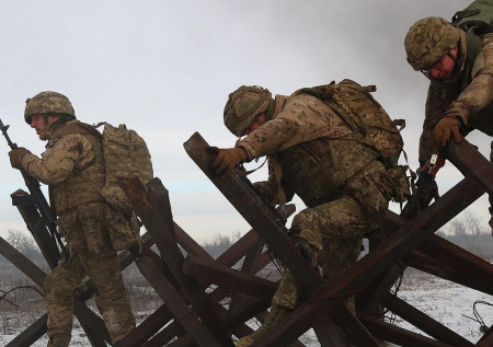 Военэксперт ответил, зачем ВСУ отправляют все больше элитных групп под Сумы