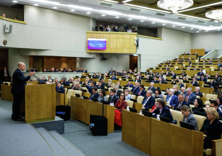 Мишустин заявил о снижении нагрузки на школьников