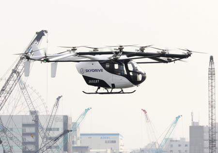 Летающий автомобиль SD-05 выполнил демонстрационный полет над Токио