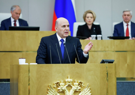 Мишустин раскрыл, что допоздна обсуждал с Путиным