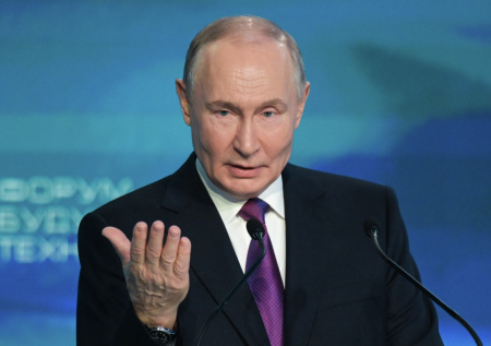 Путин нашел способ насытить сферу биоэкономики новыми кадрами