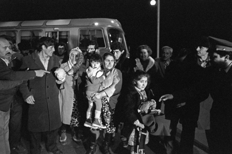 Этнополитический конфликт в Закавказье между азербайджанцами и армянами.