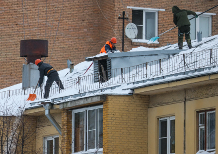 Дом затопило из-за таяния снега в российском городе