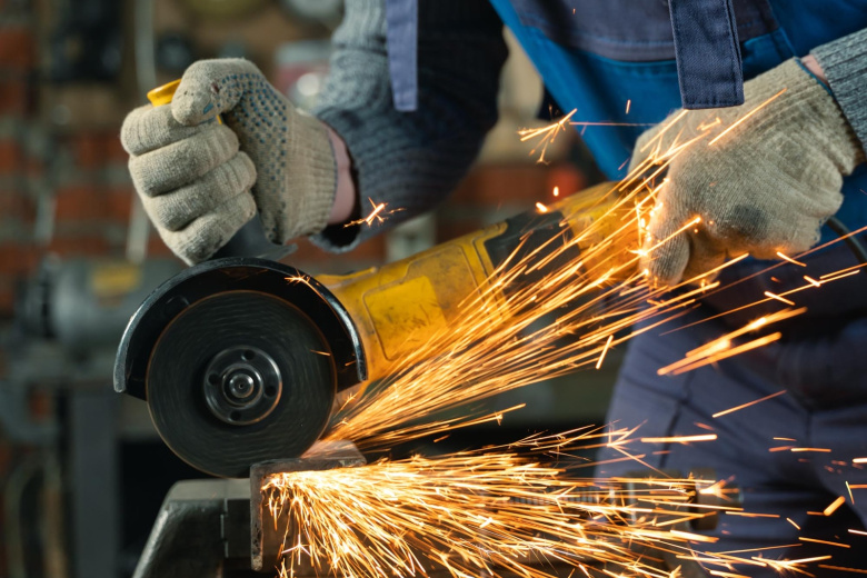 Как выбрать болгарку для дачи и гаража: 125 или 230 мм — что лучше