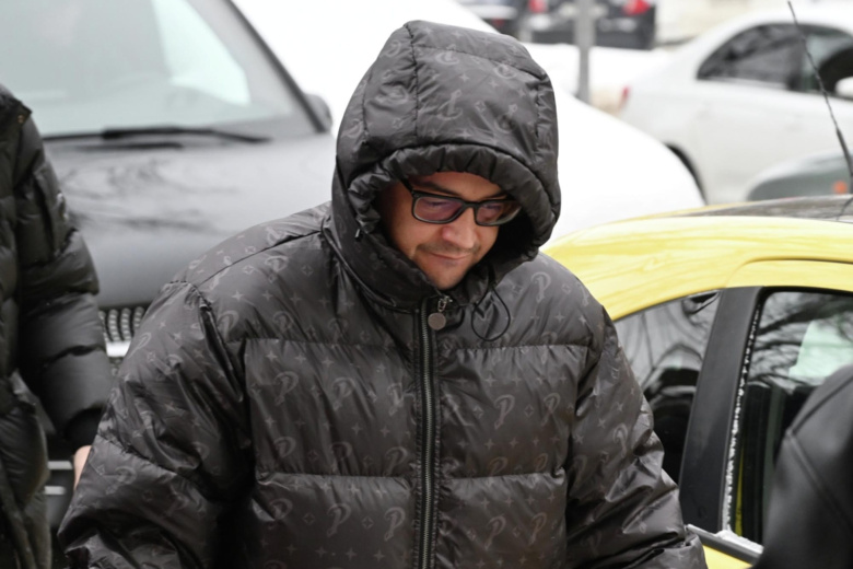 Рэпер Алексей Долматов (GUF), обвиняемый в грабеже, перед началом заседания в Наро-Фоминском городском суде