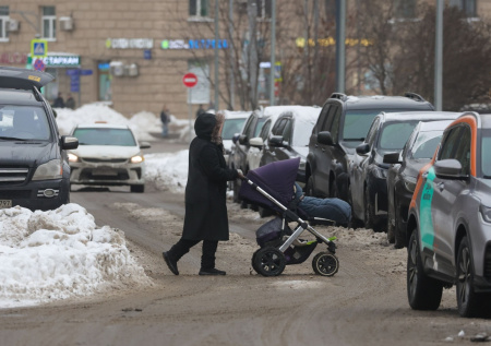 Путин предложил изменить порядок выплат пособий по уходу за ребенком