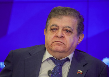 В Совфеде назвали возможную причину переноса переговоров по Украине