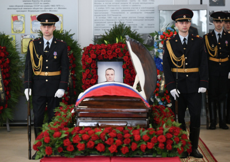 В Москве прощаются с погибшим у Савеловского вокзала полицейским