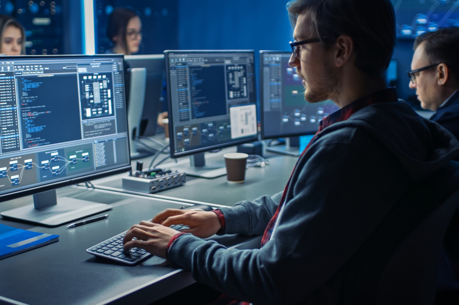 Инженерные и технические профессии: конструкторы, технологи, строители