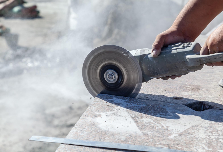 Как выбрать болгарку для дачи и гаража: 125 или 230 мм — что лучше