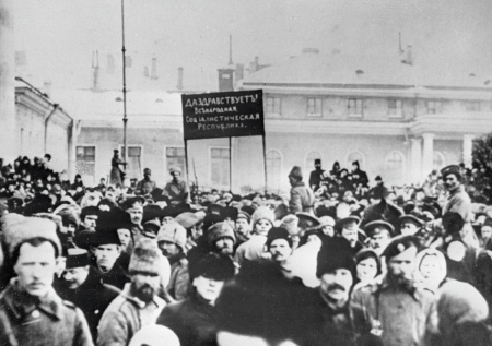 «Хлеба и революции»: как и почему пала российская монархия